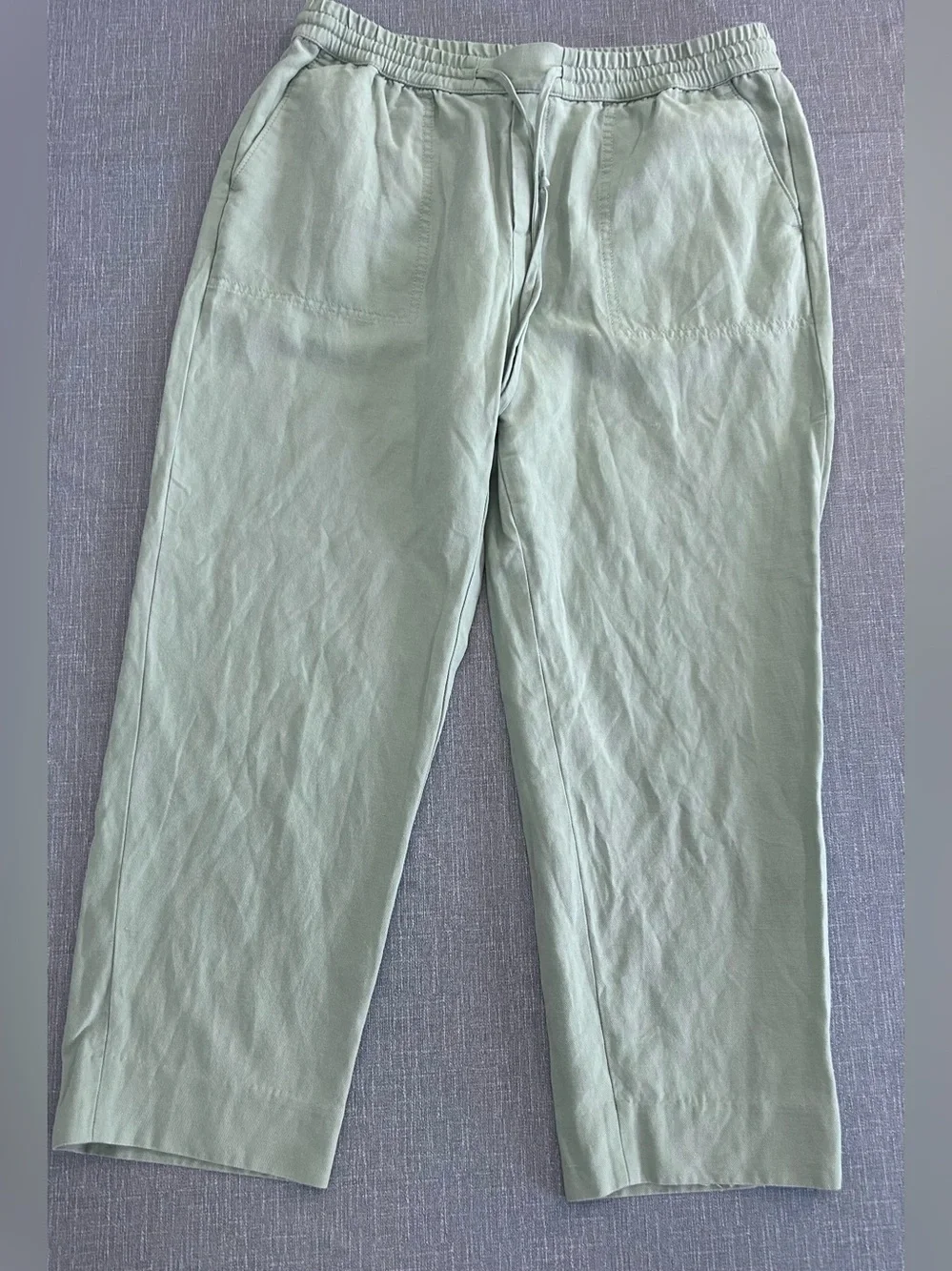 Banana Republic Sage Green Elastic Waist Cropped Pants Soft draping Linen Blend